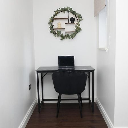 Апартаменти Watford Luxury 1 Bed Flat - Free Parking Екстер'єр фото